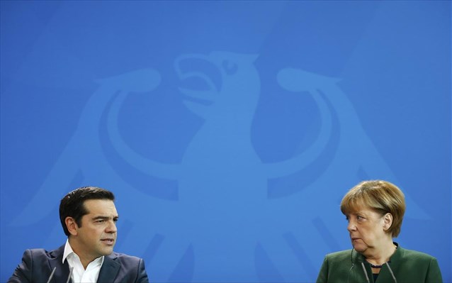 Η Αθήνα αναφέρει ότι η ελάφρυνση του χρέους συζητήθηκε στην τηλεφωνική επαφή της Μέρκελ με τον Τσίπρα.